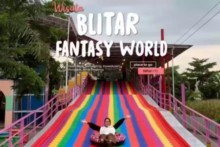 Wahana Rainbow Slide di Blitar Fantasy World. (Instagram/blitarfantasyworld)