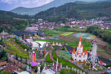 Florawisata Santerra de Laponte, wisata seru dan Instagramable yang ada di Kabupaten Malang. (Instagram/florawisata.santerra)