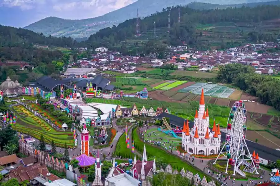 Florawisata Santerra de Laponte, wisata seru dan Instagramable yang ada di Kabupaten Malang. (Instagram/florawisata.santerra)
