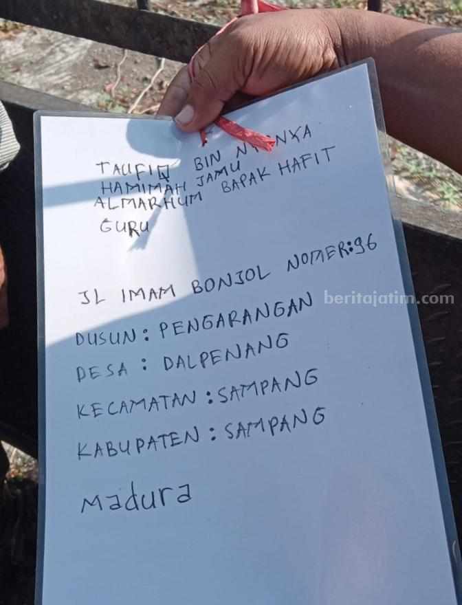 Kertas yang ditemukan di lokasi pria gantung diri di Sampang