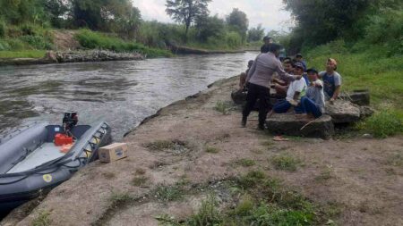 Tim SAR cari pelajar Tulungagung tenggelam di Sungai Brantas