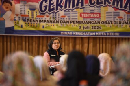 Pj Wali Kota Kediri Harapkan Masyarakat Semakin Teredukasi Gunakan Obat Secara Tepat