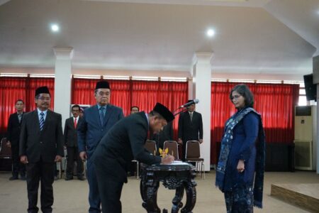 Pj Wali Kota Kediri Lantik 2 Pejabat Pimpinan Tinggi Pratama dan 16 Pejabat Fungsional