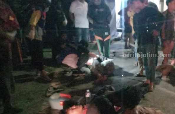 3 Pemuda Surabaya Tergeletak di Jalan, Penuh Luka Akibat Dikeroyok