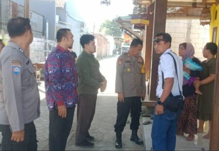 Monyet Serang Balita di Gresik, Leher Luka Parah 40 Jahitan