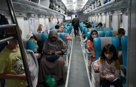 Railfans PT KAI Daop 9 Jember Kampanyekan Antipelecehan Seks di Kereta Api
