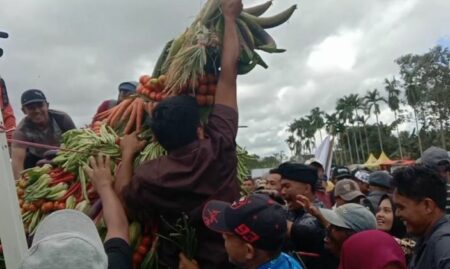 Warga Lumajang Padati Acara Sedekah Bumi Desa Pasrujambe
