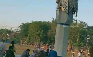 Payung Konvertibel Harga Rp850 Juta di Alun-alun Trunojoyo Sampang Rusak