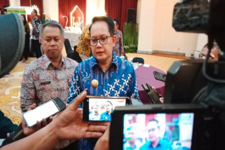 Tiga Pj Bupati/Wali Kota di Jatim Mundur Demi Maju Pilkada 2024 foto beritajatim