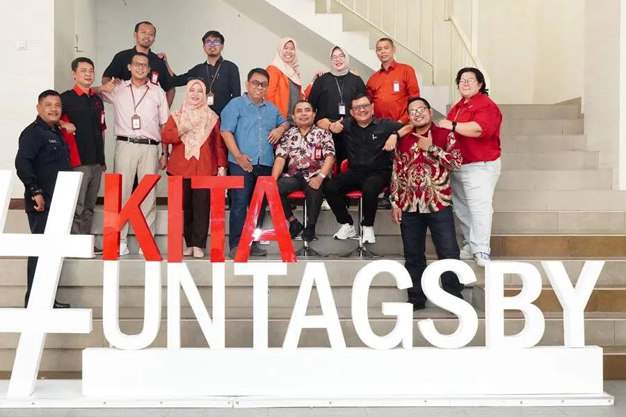 Sivitas Akademika Untag Surabaya bersiap menyambut para mahasiswa baru di PKKMB Untag Surabaya 2024. (Istimewa)