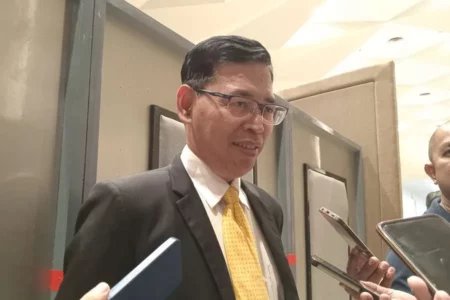 UHW Perbanas Surabaya Luluskan 338 Wisudawan Siap Kerja Rektor UHW Perbanas Surabaya Dr Yudi Sutarso.