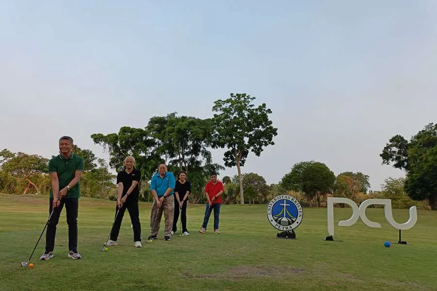 Grand Launching Petra Business School (PBS) di Fairway Nine Surabaya.