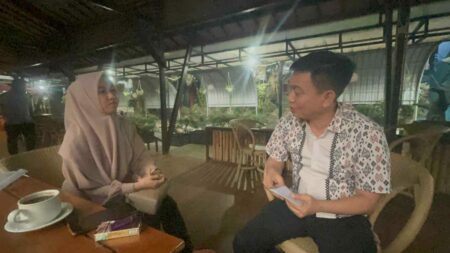Jadi Wakil Katino dalam Pilkada Kota Kediri 2024, Ning Zidna Pamitan ke Golkar Ning Zidna pamitan ke Ketua DPD Partai Golkar Kota Kediri Sudjono Teguh Widjadja.