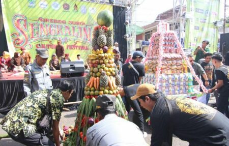 Tradisi Budaya grebeg suro di Dusun Sengkaling, Kecamatan Dau, Kabupaten Malang.