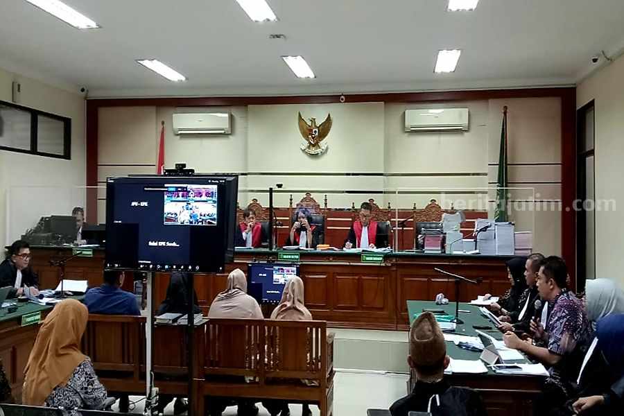 Sidang lanjutan di pengadilan tindak pidana korupsi dana insentif BPPD Sidoarjo.