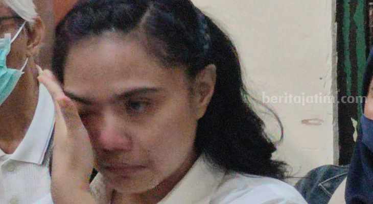 Terdakwa Indah Catur Agustin Saat Menjalani Sidang Tuntutan.