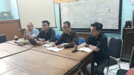 LBH Surabaya Sebut Kasus Kanjuruhan Terulang di Perkara Ronald Tannur LBH Surabaya Saat Memberikan Keterangan Pers Dalam Perkara Ronald Tannur.