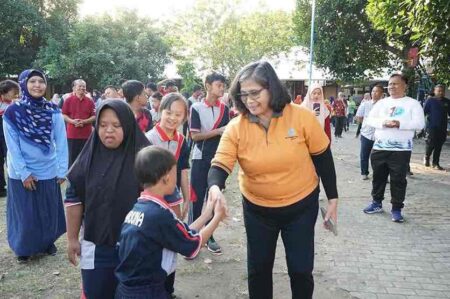 Peringati HAN, Pj Wali Kota Kediri Bermain Bareng Murid SLB