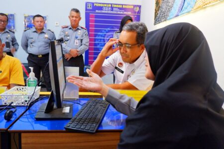 Staf Menkumham Saat Berkunjung ke Bapas Malang