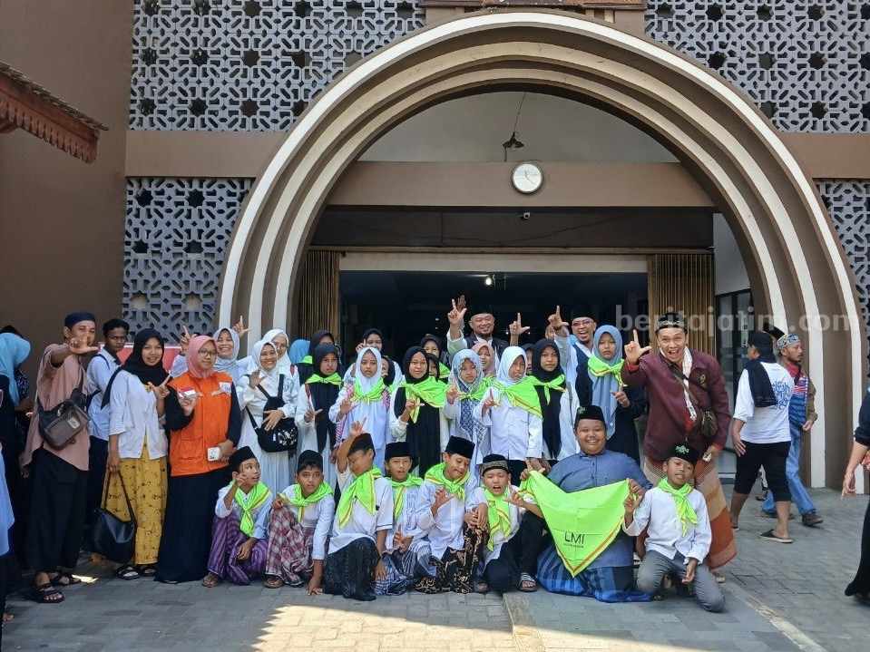 Meriahkan Bulan Muharam, LMI Kediri Ajak Anak Yatim Wisata Religi