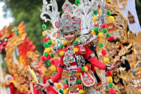 Parade Kostum Etnik Kontemporer di Banyuwangi, Temanya Bikin Penasaran