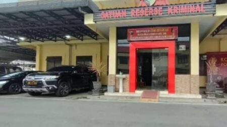 Berawal dari Sikap Aneh, Suami di Mojokerto Gerebek Istri Oknum ASN Bersama Rekan Kerja foto beritajatim