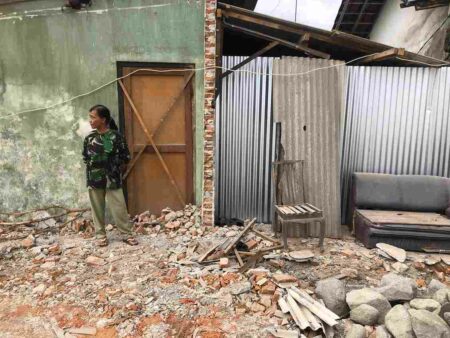 Rumah Warga Blitar Digusur Paksa Jadi Taman Kantor Kelurahan, Pemilik Tanpa Ganti Rugi