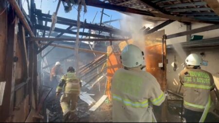 Ditinggal Belanja, Gudang Material di Bondowoso Ludes Terbakar foto beritajatim