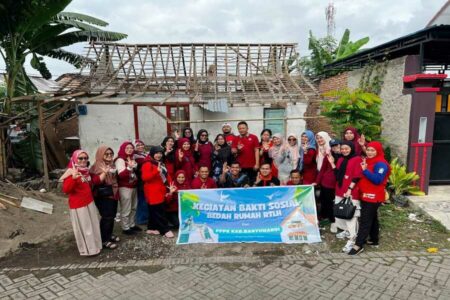Aksi Dermawan Ratusan PPPK di Banyuwangi, Rogoh Kocek Pribadi Bedah Rumah Warga Miskin Aksi Dermawan Ratusan PPPK di Banyuwangi, Rogoh Kocek Bedah Rumah Warga Miskin