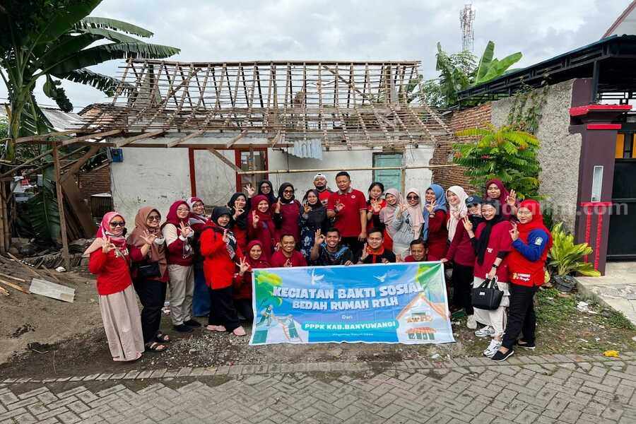 Aksi Dermawan Ratusan PPPK di Banyuwangi, Rogoh Kocek Bedah Rumah Warga Miskin