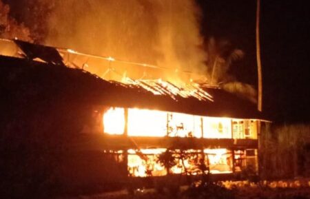 Kandang Ayam di Malang Terbakar, 10 Ribu Ayam Terpanggang foto beritajatim