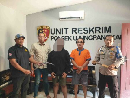 Polsek Ujungpangkah Gresik Ringkus Ayah-Anak Pelaku Pembacokan foto beritajatim