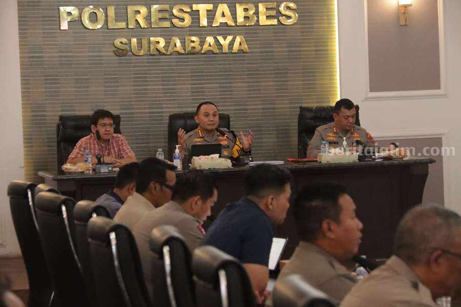 Kapolrestabes memimpin Rapat Koordinasi pengamanan Piala AFF U19 di Surabaya.