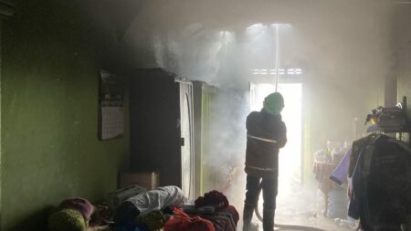 Rumah di Bangsal Mojokerto Terbakar, Diduga Konsleting Listrik