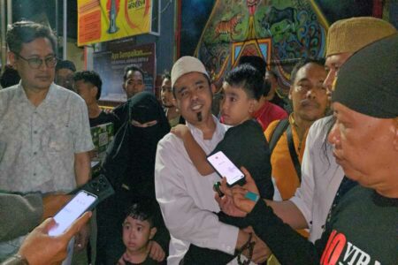 Samsudin divonis bebas oleh Pengadilan Negeri Blitar, Senin (29/7/2024) lalu. (foto : Winanto/beritajatim.com)