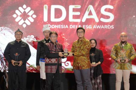 Industri Pelabuhan Semakin Peduli Lingkungan, Pelindo Petikemas Jadi Contoh PT Pelindo Terminal Petikemas (SPTP) menjadi salah satu contoh perusahaan pelabuhan.