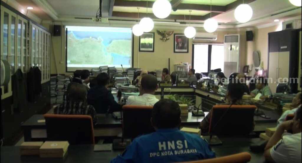 Hearing polemik Surabaya Waterfront Land (SWL) di Komisi C DPRD Surabaya, Rabu (10/7/2024).