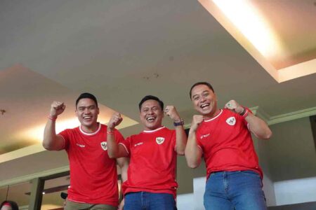 Eri Cahyadi Ternyata Nonton Timnas Bareng Ketua Gerindra dan Golkar Surabaya