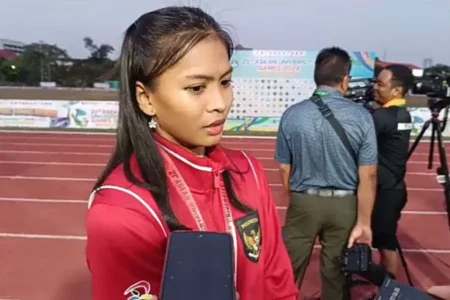 Pecah Telur, Diva Renata Sumbang Emas di Nomor Lompat Galah AUG 2024 Diva Renata Jayadi, atlet lompat galah peraih medali emas di ajang AUG 2024.