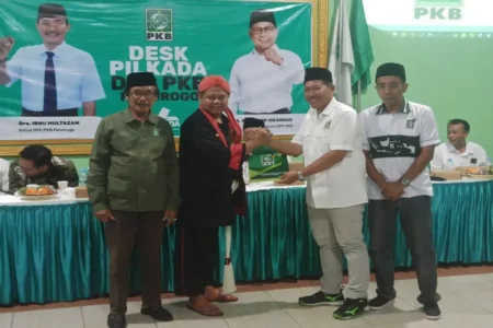 Purnawirawan Jenderal TNI Daftar Calon Bupati ke PKB Ponorogo foto beritajatim