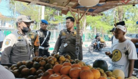 PKL Arek Lancor Pamekasan Diminta Pindah Lokasi