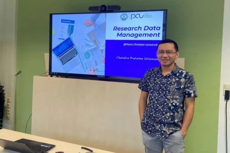 Dari Surabaya ke Jerman, Pustakawan UK Petra Ini Wakili Indonesia di UNILEAD 2024 Chandra Pratama Setiawan, Pustakawan UK Petra Surabaya.