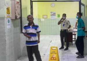 Cekcok Berdarah di Pamekasan Bermotif Asmara, Masih Hubungan Saudara? Suasana Ruang Jenazah di RSUD dr Slamet Martodirdjo Pamekasan, Rabu (17/7/2024).