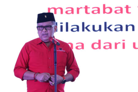Sekretaris Jenderal DPP PDI Perjuangan (PDIP) Hasto Kristiyanto saat saat berpidato di hadapan 80 calon kepala daerah dan timnya yang mengikuti Pelatihan Pemenangan Pilkada 2024, Selasa (23/7/2024). (Foto: Istimewa)