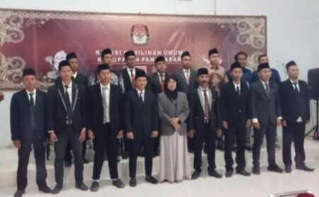 KPU Pamekasan Lantik PAW PPK Palengaan-Proppo