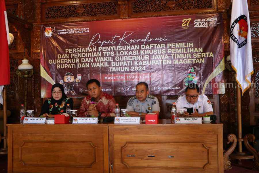 KPU Magetan dan instansi terkait saat Rakor Persiapan Penyusunan Daftar Pemilih dan pendirian TPS Lokasi Khusus Pemilihan Gubernur dan wakil Gubernur Jawa Timur serta Bupati dan Wakil Bupati Magetan 2024 itu digelar di Harmadha Joglo Magetan, Kamis (25/07/2024)