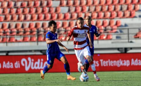 Ini Kata Pelatih Madura United usai Dibantai Arema 5-0 Laga Madura United kontra Arema pada babak penyisihan Grup B Piala Presiden 2024, di Stadion Kapten I Wayan Dipta Gianyar Bali, Jum'at (26/7/2024).
