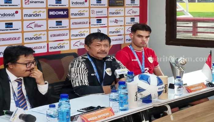 Pelatih Timnas Indonesia U-19 AFF tahun 2024 Indra Sjafri (dok. Ochan/beritajatim.com)