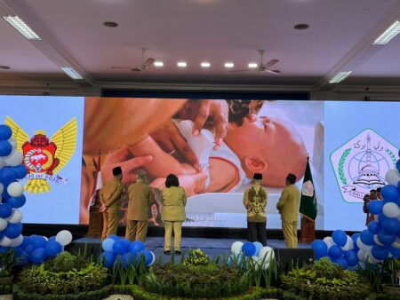 Pj Walkot Kediri Launching Posyandu Center Of Excellent di Ponpes Wali Barokah