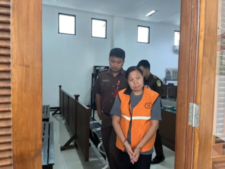 Tipu Gelap Dana Miliaran, Perempuan Kediri Diadili
